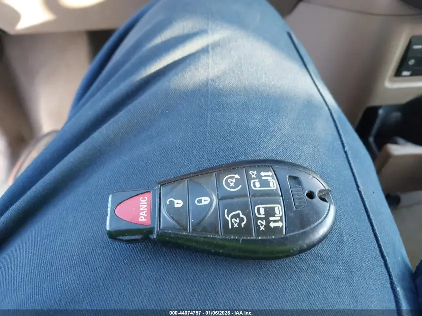 2011 CHRYSLER TOWN & COUNTRY TOURING-L