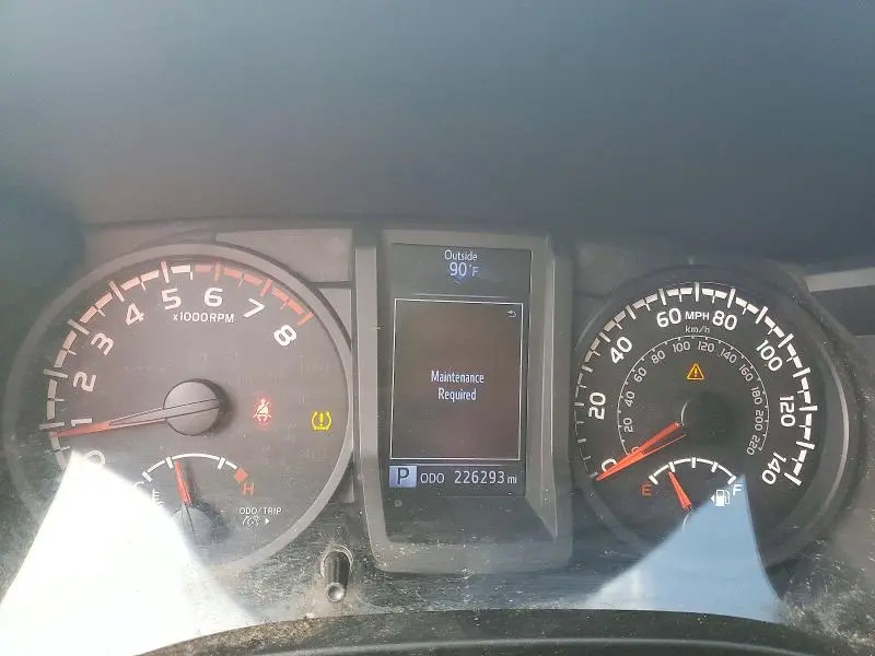 2018 TOYOTA TACOMA SR  