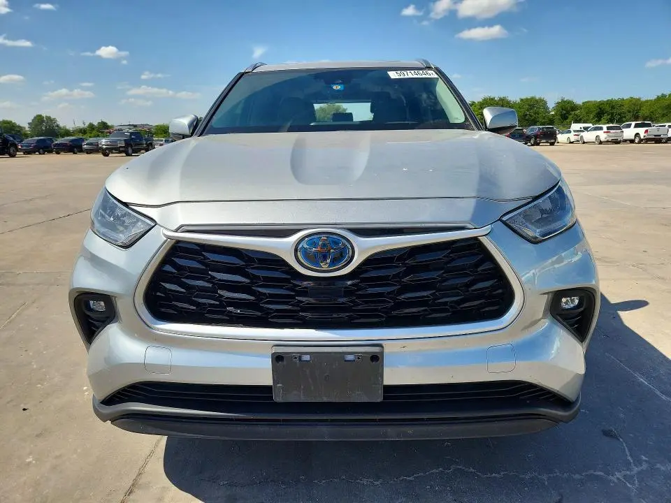 2020 TOYOTA HIGHLANDER HYBRID XLE  