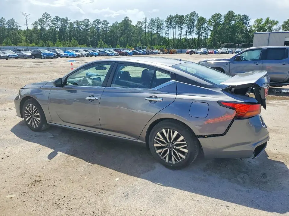 2024 NISSAN ALTIMA SV  