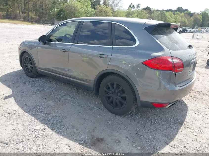 2013 PORSCHE CAYENNE  