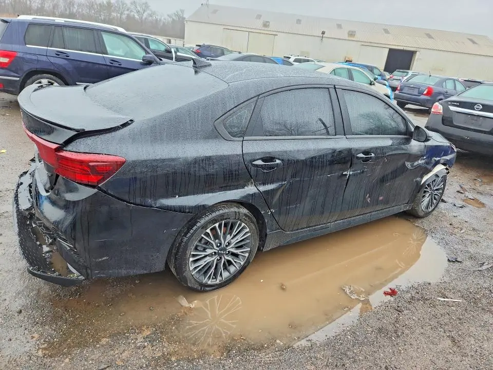 2024 KIA FORTE GT LINE  