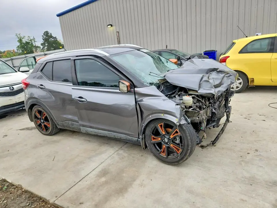2018 NISSAN KICKS SV  