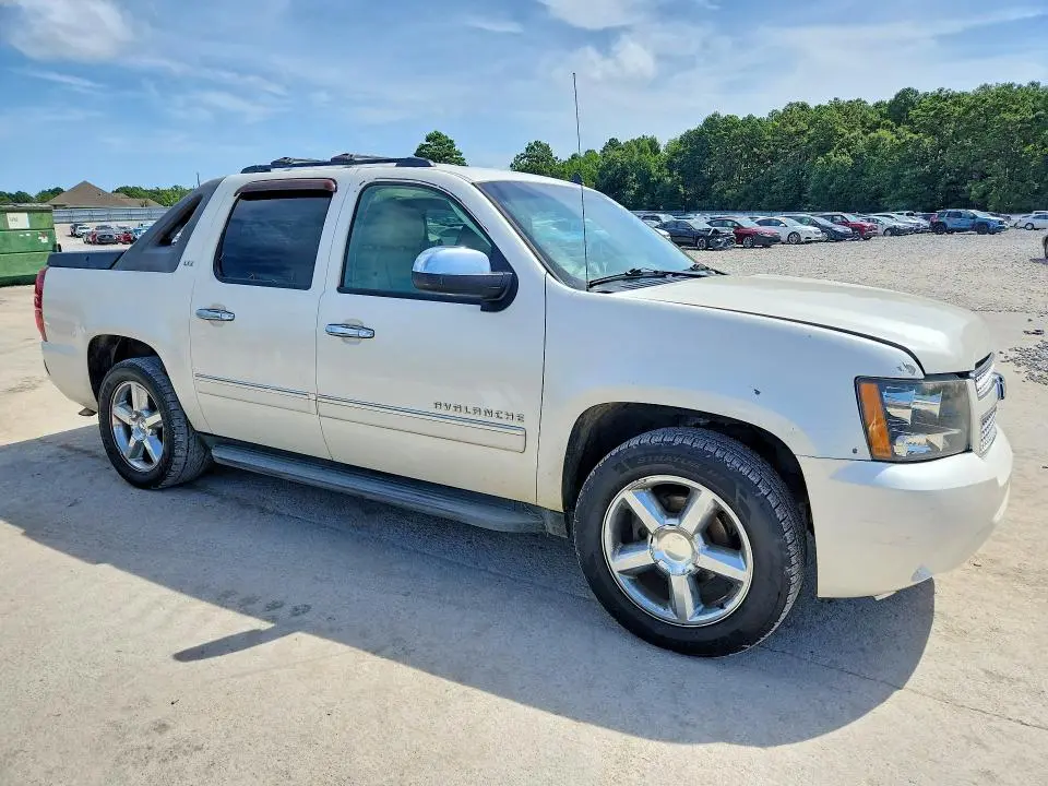 2011 CHEVROLET AVALANCHE LTZ  
