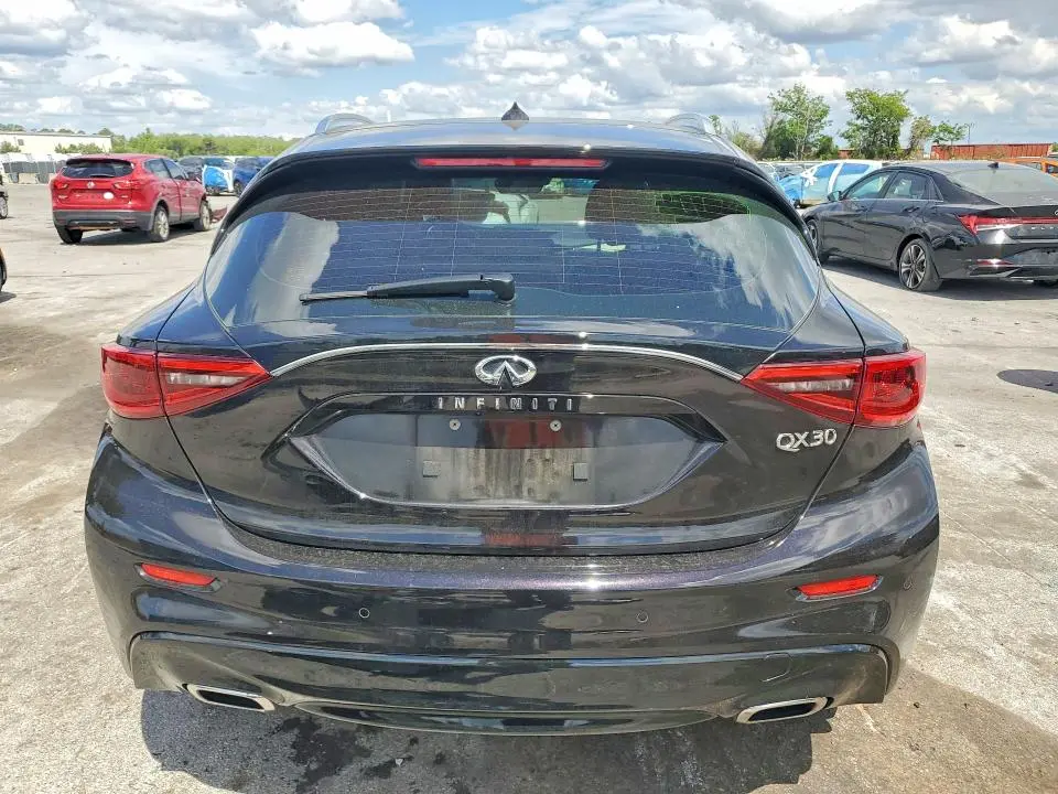 2018 INFINITI QX30 PREMIUM  