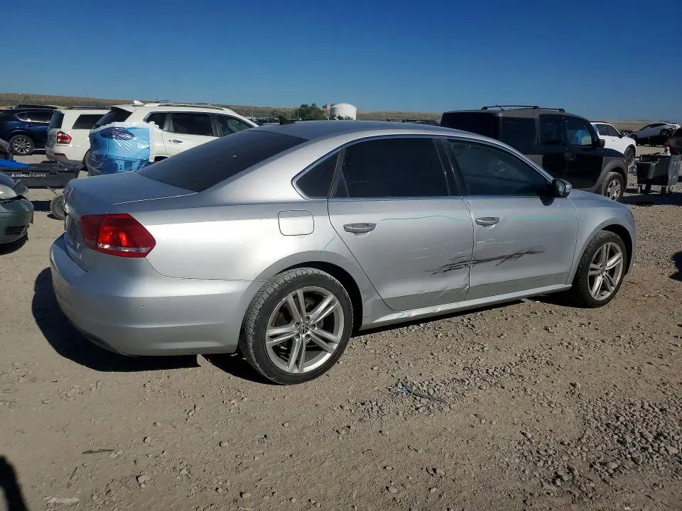 2014 VOLKSWAGEN PASSAT SE  
