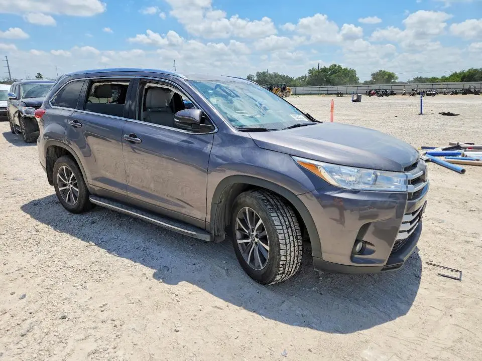 2018 TOYOTA HIGHLANDER XLE  