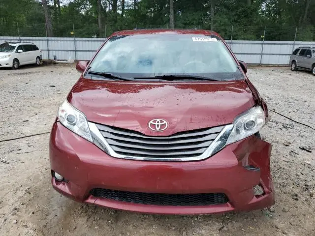 2013 TOYOTA SIENNA XLE  