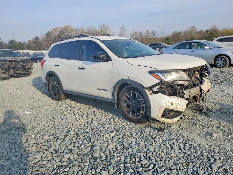 2019 NISSAN PATHFINDER SL  