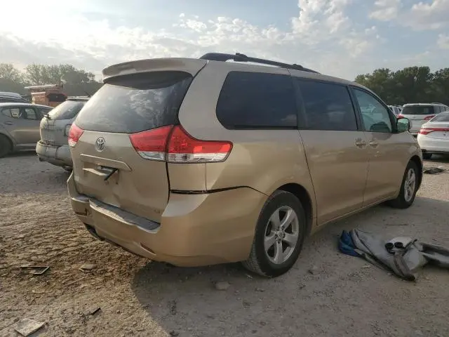 2012 TOYOTA SIENNA LE  