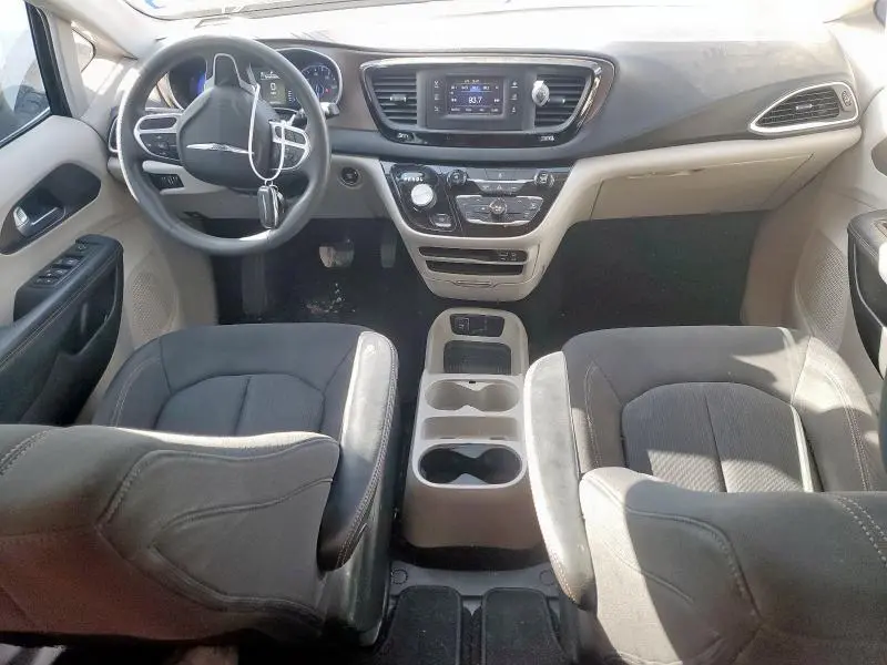 2017 CHRYSLER PACIFICA LX  