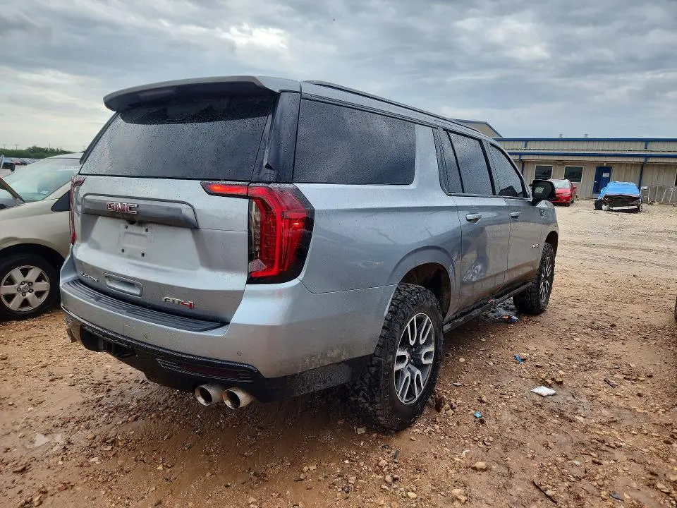 2024 GMC YUKON XL K1500 AT4  