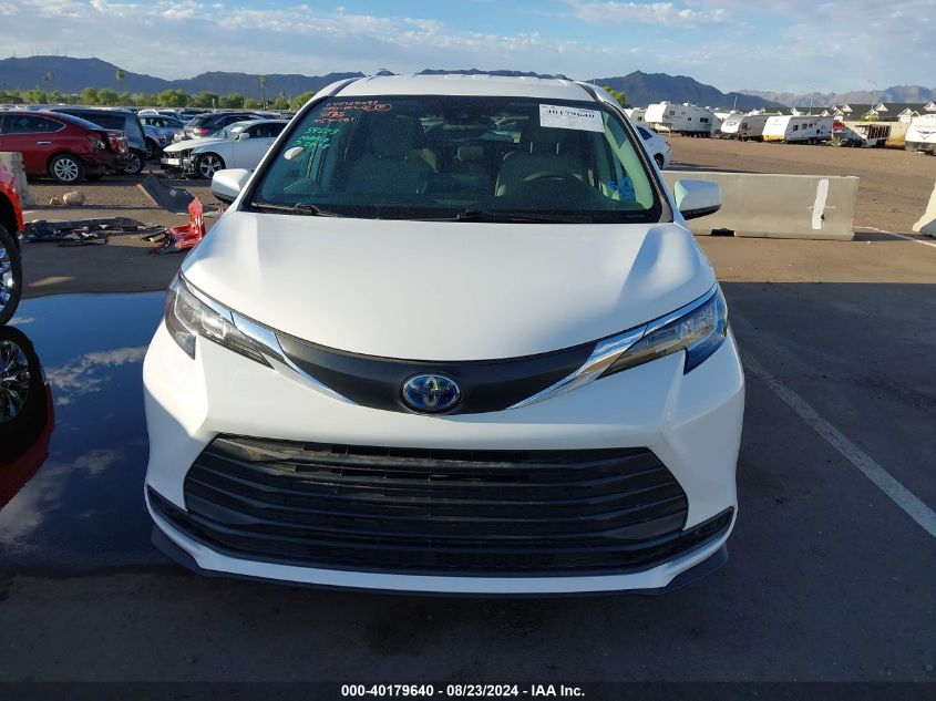 2021 TOYOTA SIENNA LE