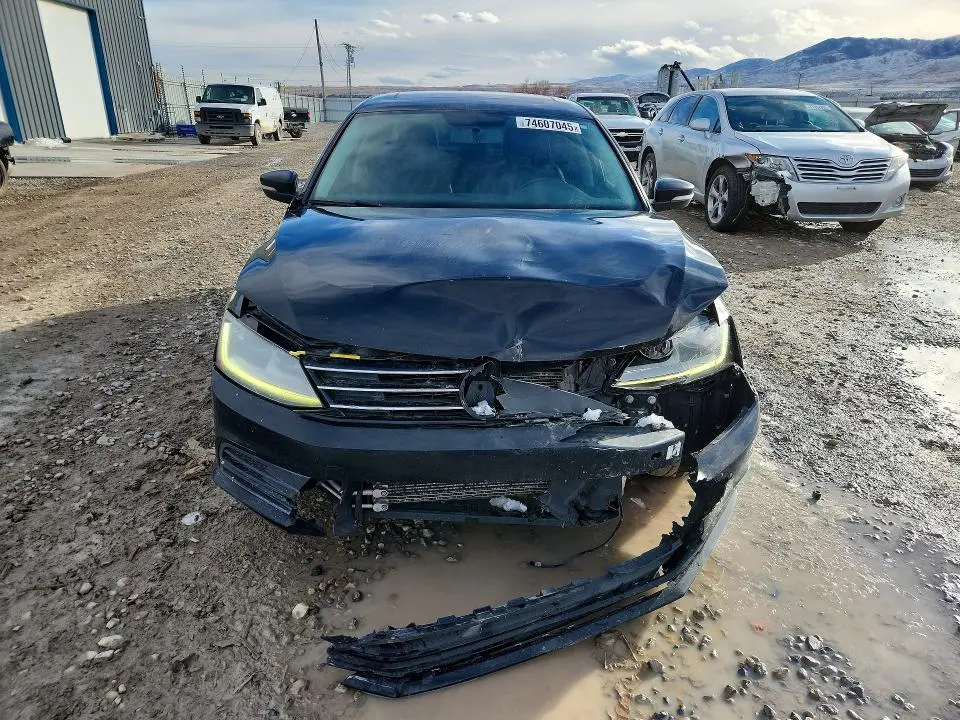 2017 VOLKSWAGEN JETTA SE  