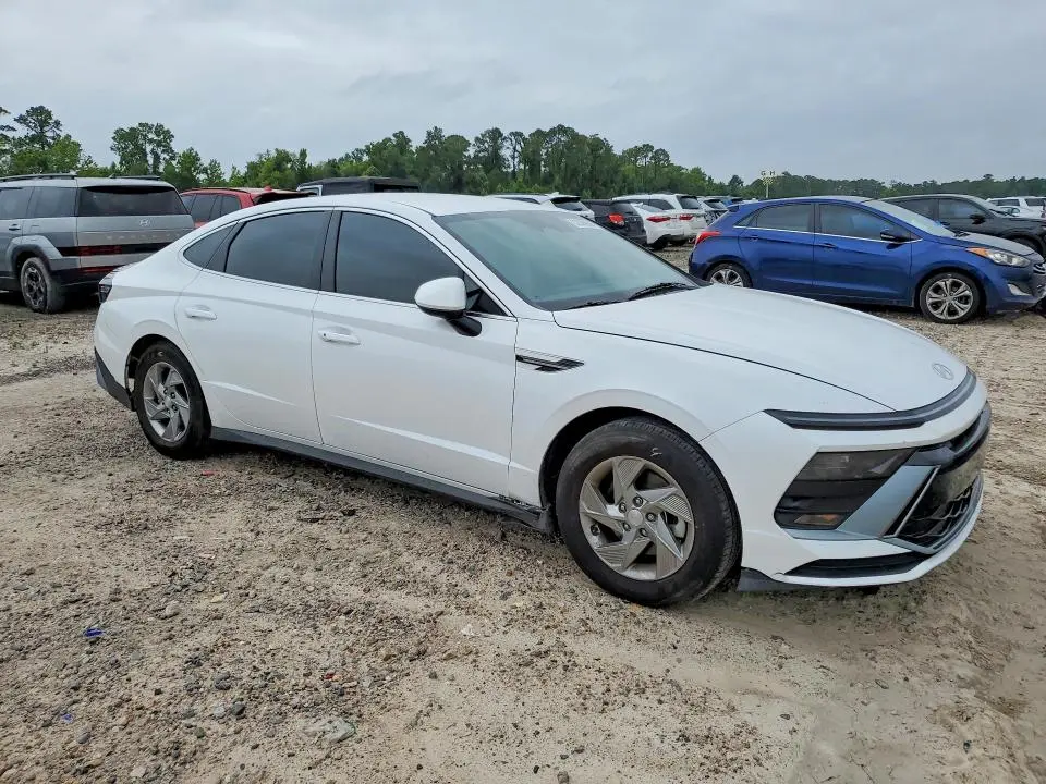 2025 HYUNDAI SONATA SE  