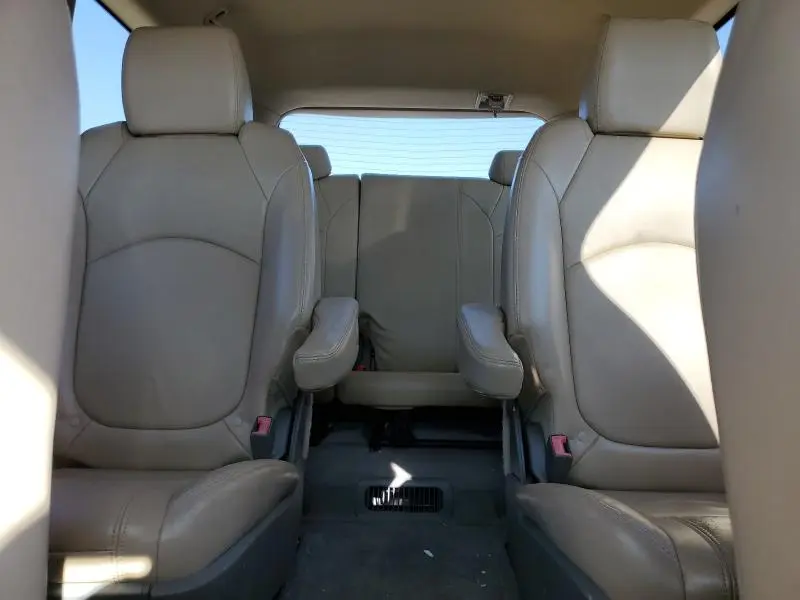 2012 CHEVROLET TRAVERSE LT  