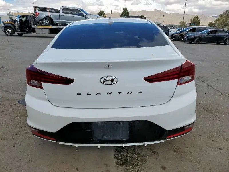 2020 HYUNDAI ELANTRA SEL  