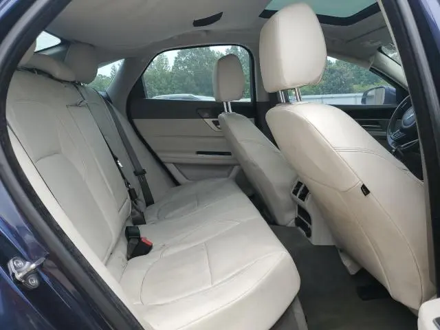 2017 JAGUAR XF PREMIUM  