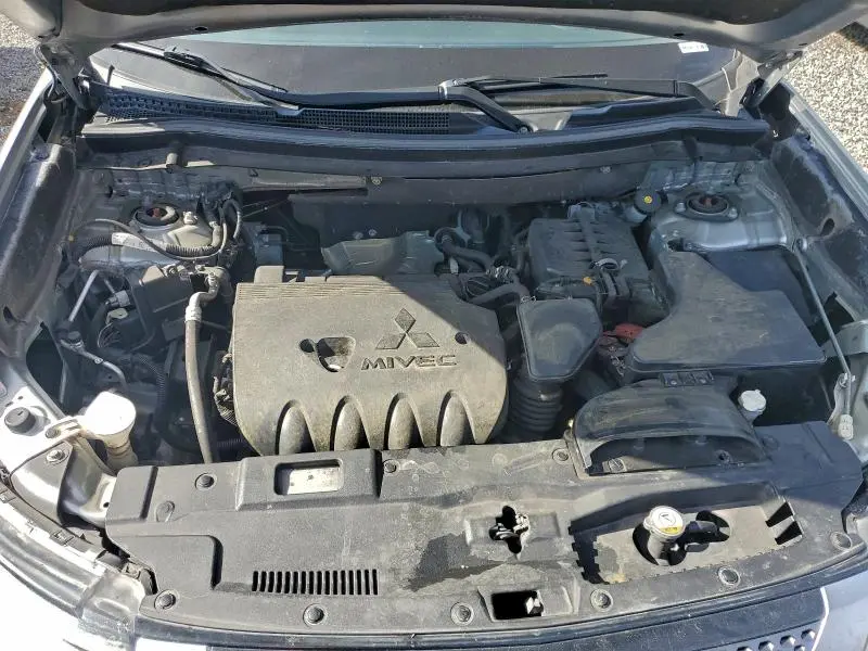 2020 MITSUBISHI OUTLANDER SE  