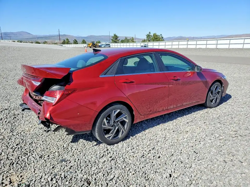 2024 HYUNDAI ELANTRA SEL  