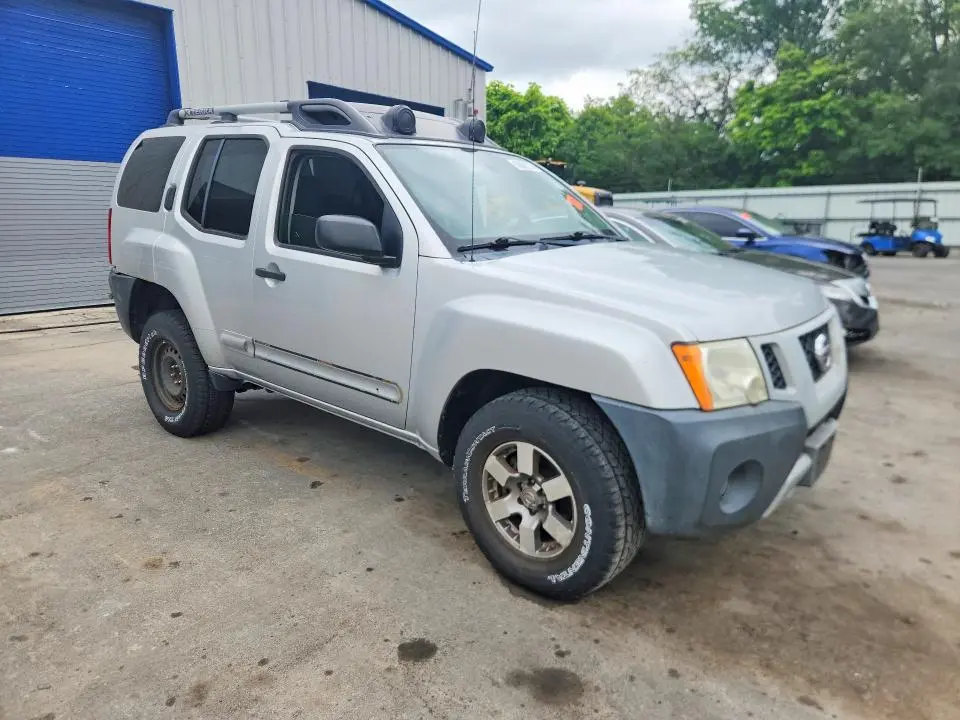 2011 NISSAN XTERRA OFF ROAD/S/SE  