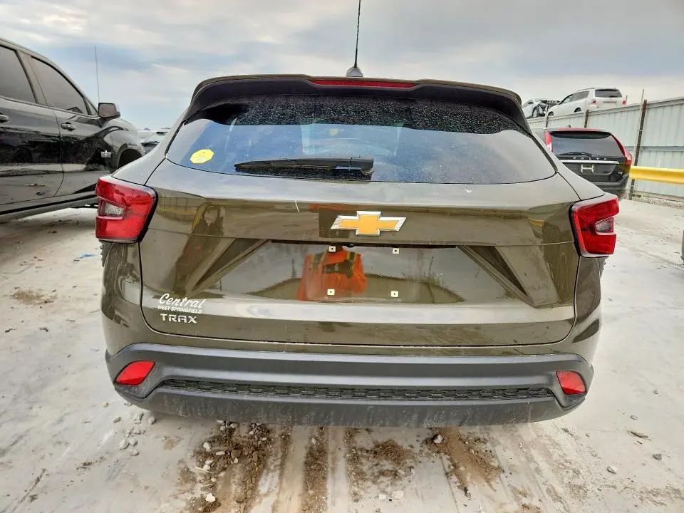 2024 CHEVROLET TRAX LS  