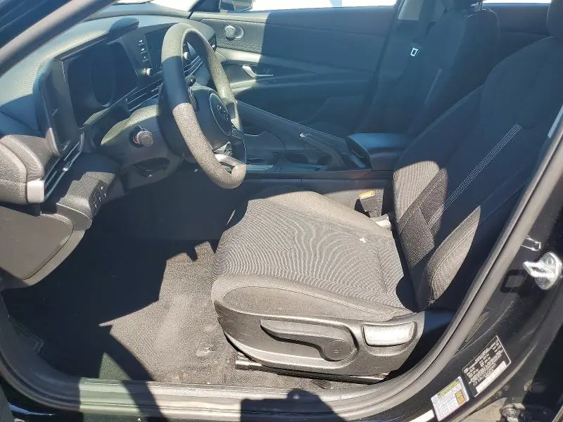 2021 HYUNDAI ELANTRA SE  