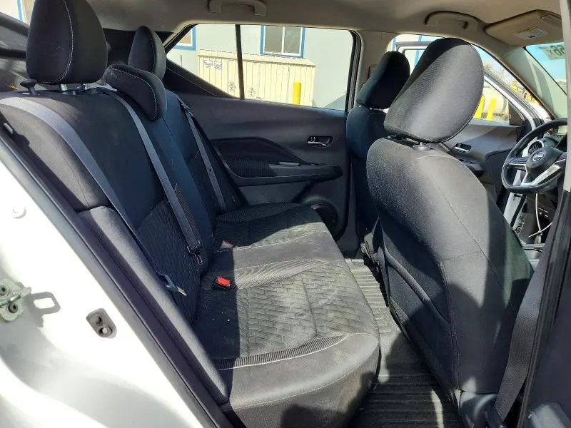 2021 NISSAN KICKS SV  