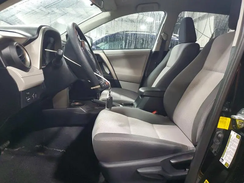 2013 TOYOTA RAV4 LE  