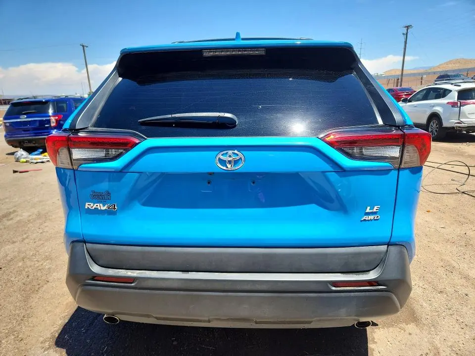 2020 TOYOTA RAV4 LE  