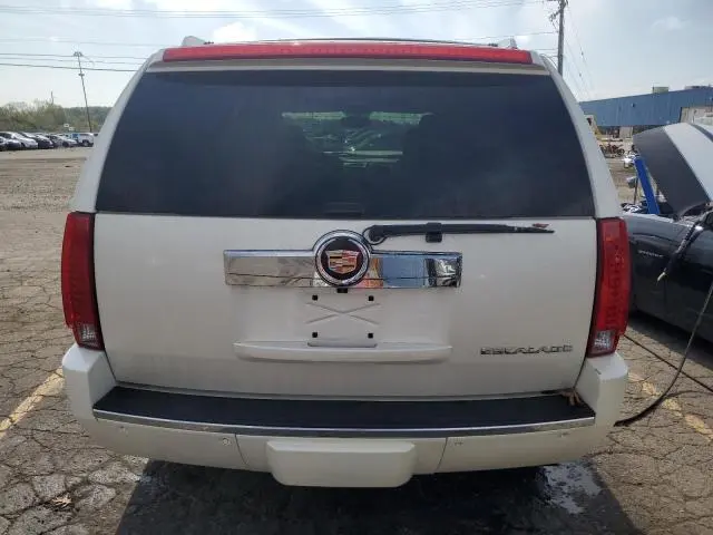 2013 CADILLAC ESCALADE LUXURY  