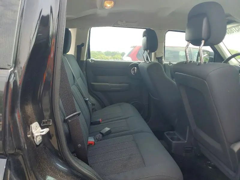 2011 DODGE NITRO SE  