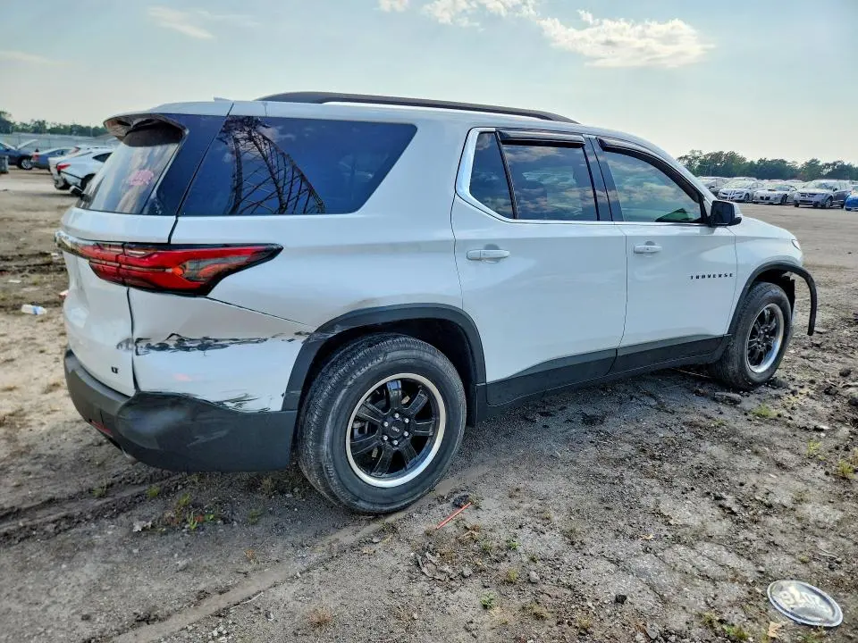 2022 CHEVROLET TRAVERSE LT  