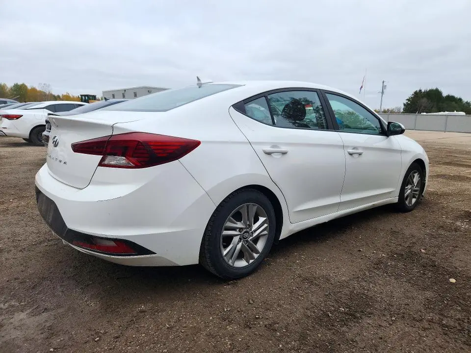 2019 HYUNDAI ELANTRA SE  