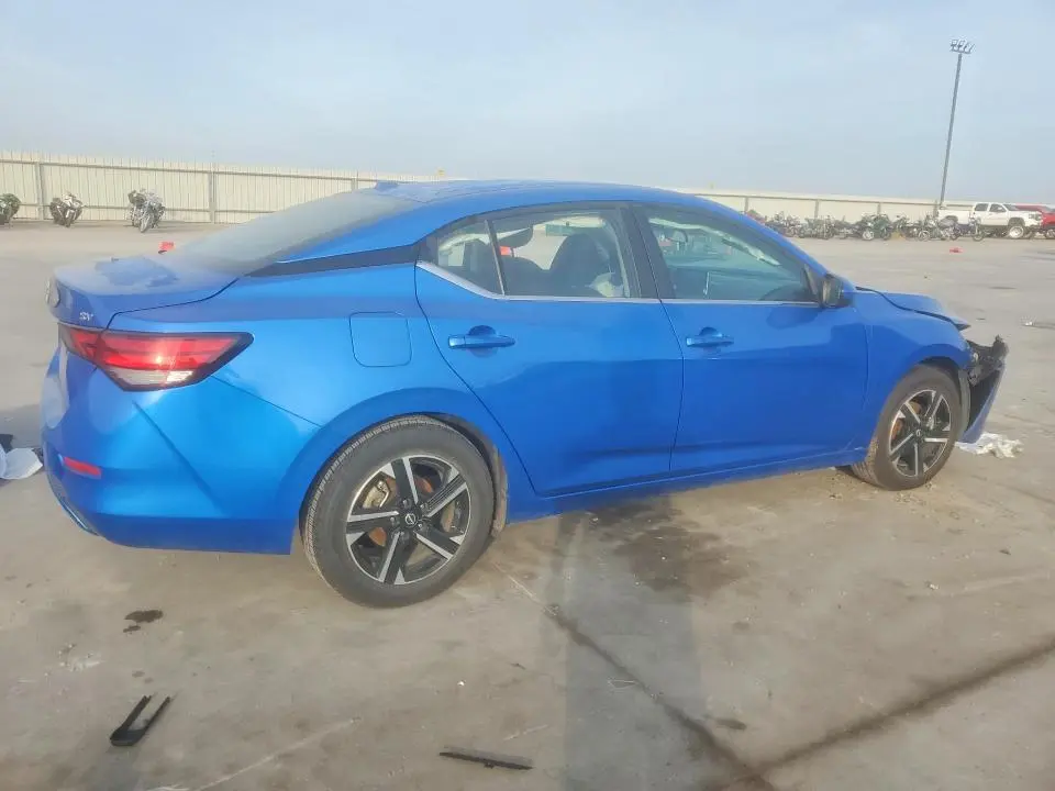 2024 NISSAN SENTRA SV  