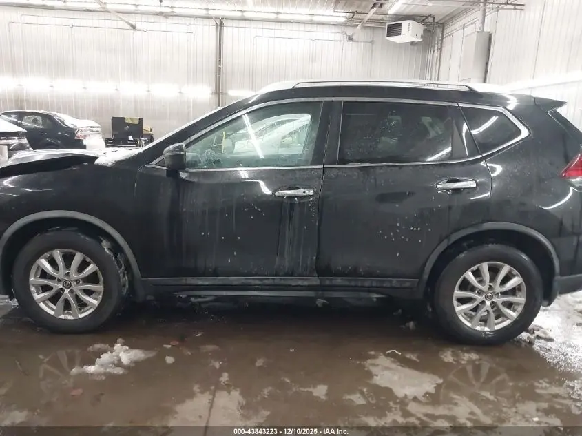 2017 NISSAN ROGUE SV