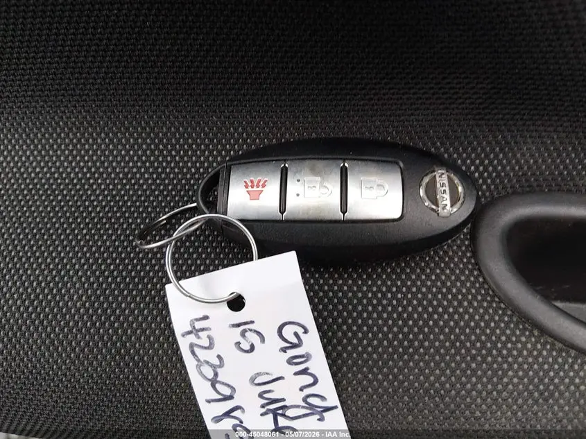2015 NISSAN JUKE SV