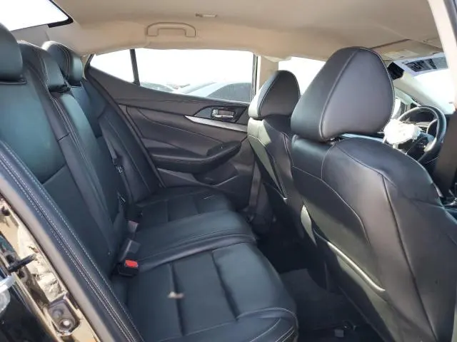 2021 NISSAN MAXIMA SV  