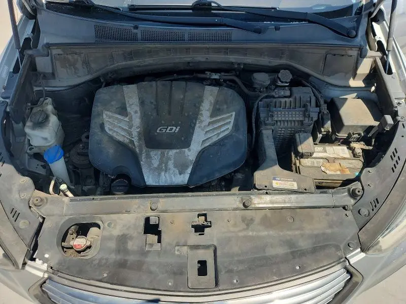 2018 HYUNDAI SANTA FE SE  