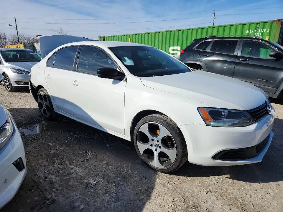 2011 VOLKSWAGEN JETTA BASE  