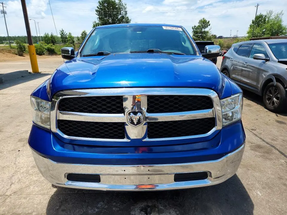 2016 RAM 1500 SLT  