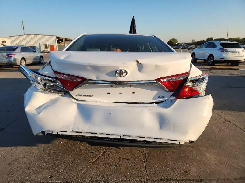 2016 TOYOTA CAMRY LE  