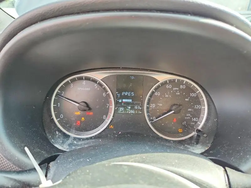 2019 NISSAN KICKS S  
