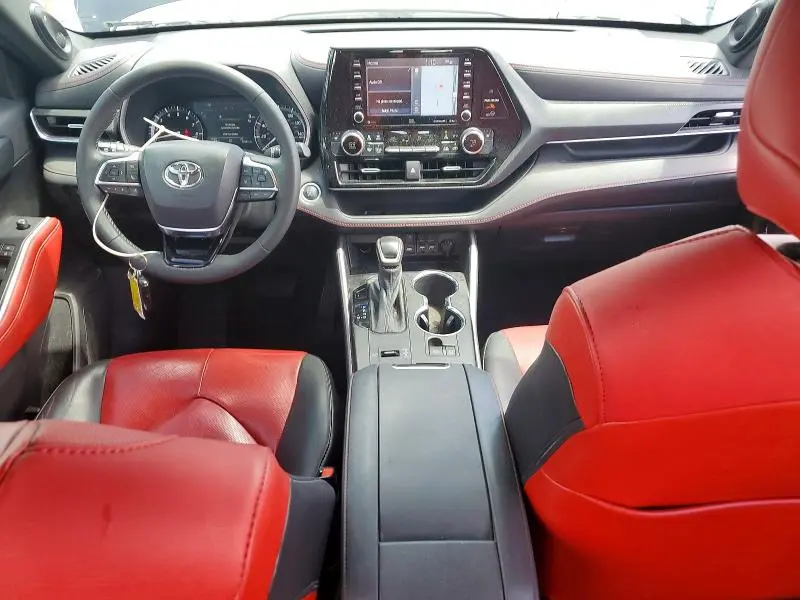 2021 TOYOTA HIGHLANDER XSE  