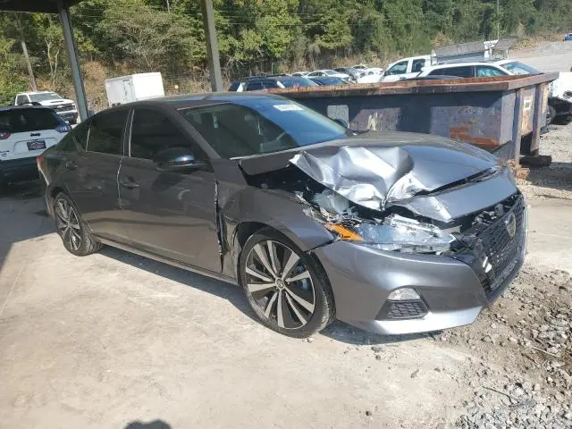 2022 NISSAN ALTIMA SR  