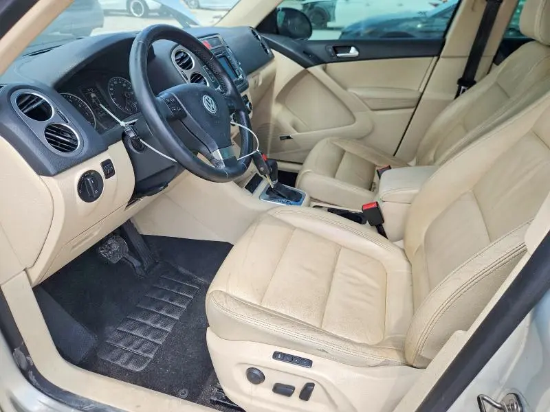 2010 VOLKSWAGEN TIGUAN S  