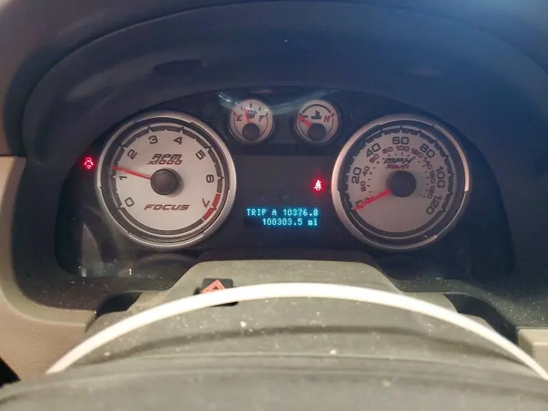 2010 FORD FOCUS SE  