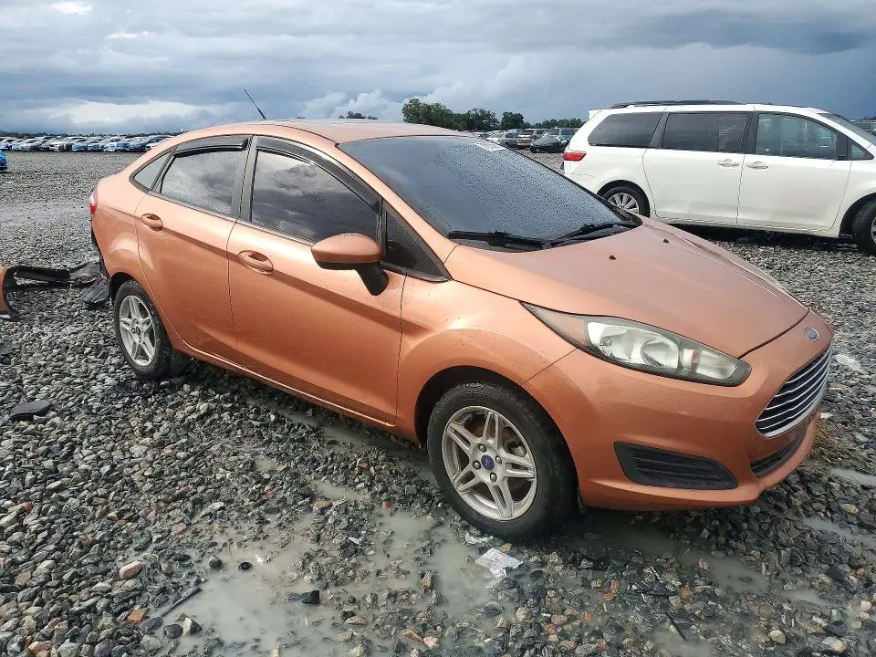 2017 FORD FIESTA SE  