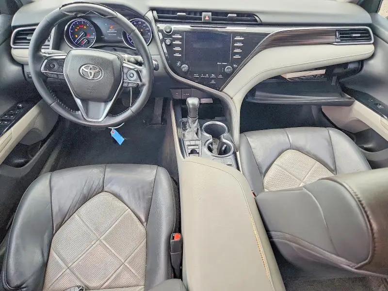 2019 TOYOTA CAMRY XLE  