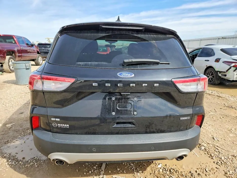 2021 FORD ESCAPE SE  